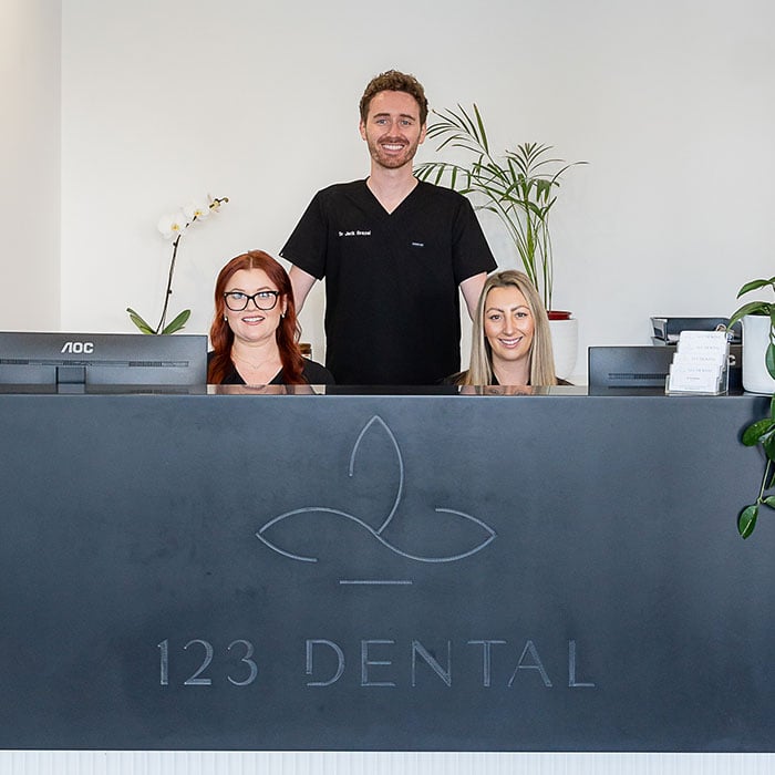 123 Dental reception desk